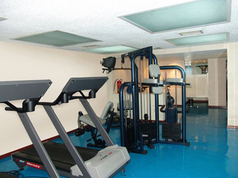 Exe Suites San Marino Mexico City Ngoại thất bức ảnh The gym at the hotel
