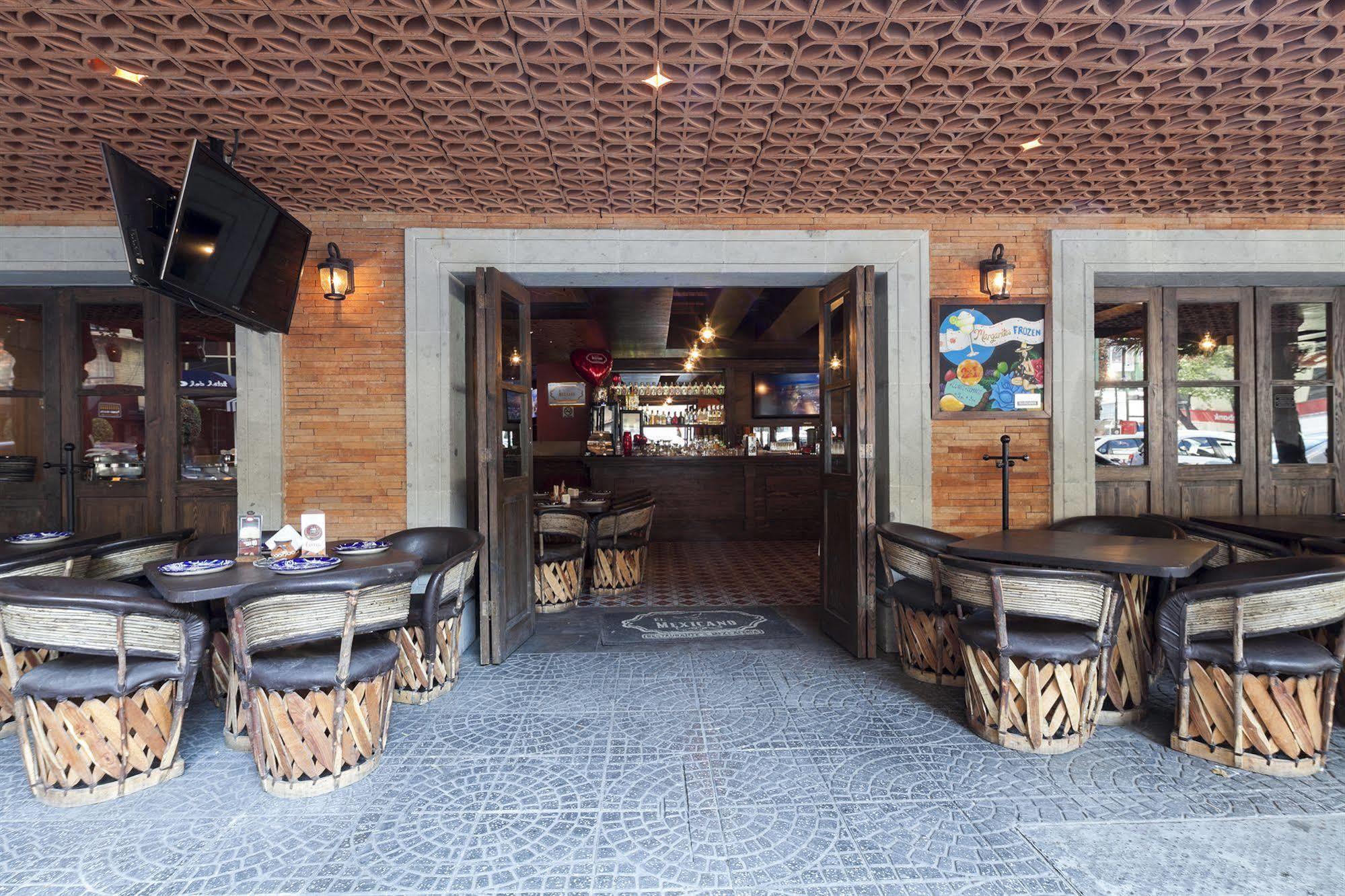 Exe Suites San Marino Mexico City Ngoại thất bức ảnh Interior of a restaurant in San Francisco